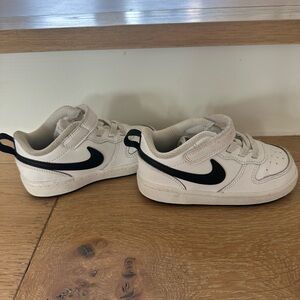 Nike Kids Sneakers - Cream and Black